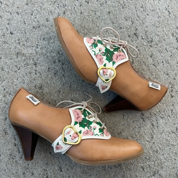 BASS X Rachel Antonoff “Louisa Flow Power” size 7.5 floral and heart saddle heel - Picture 2 of 15